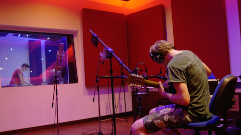 2FM In The Studio - Guitars Galore
